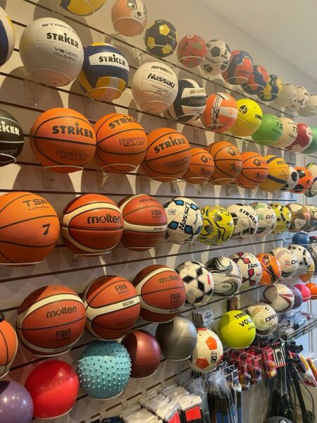Top basketball ball brands including Spalding, Wilson, and Molten
